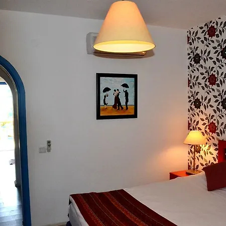 Su - Hotell 3*